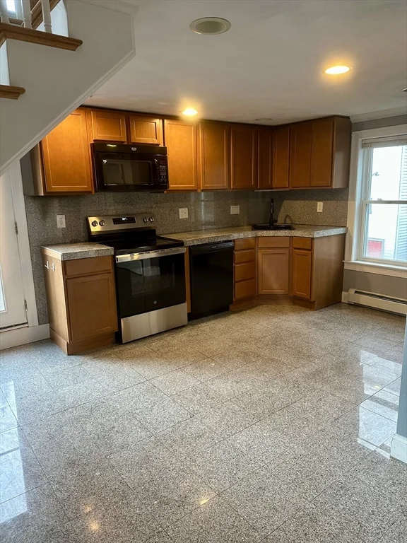 2 bed, 2 bath apartment for rent at 3 Commercial St Unit 2, Marblehead — photo 18 of 22