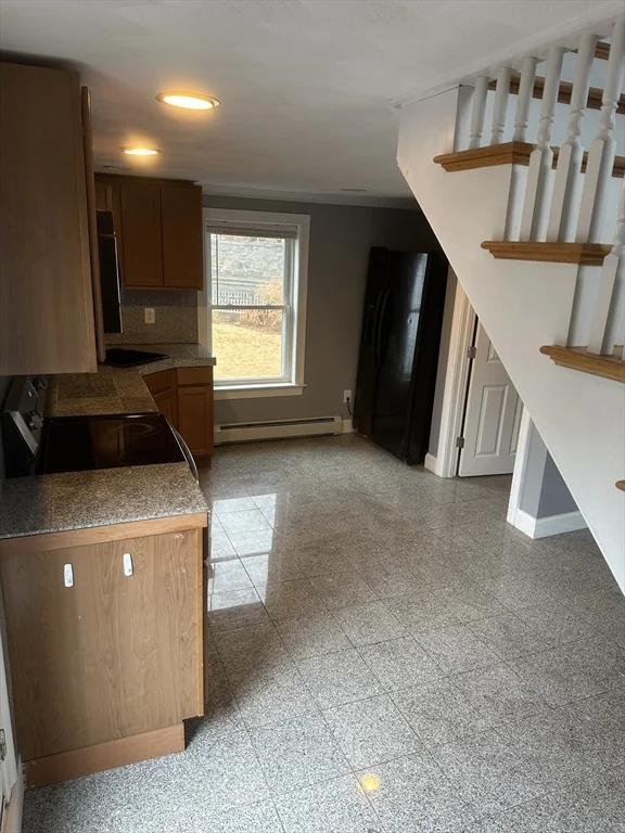 2 bed, 2 bath apartment for rent at 3 Commercial St Unit 2, Marblehead — photo 3 of 22