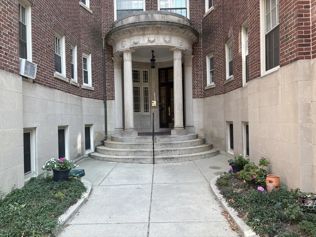 1 bed, 1 bath apartment for rent at 3 Concord Ave Unit 35, Neighborhood Nine — photo 15 of 15