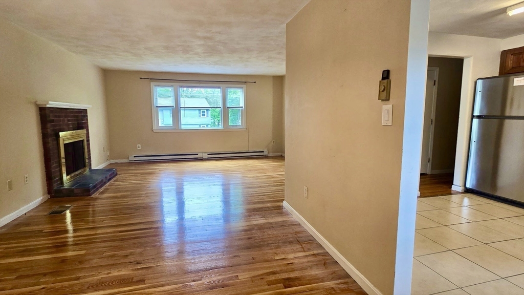 3 bed, 2 bath apartment for rent at 3 Concord Rd, Shrewsbury — photo 12 of 24