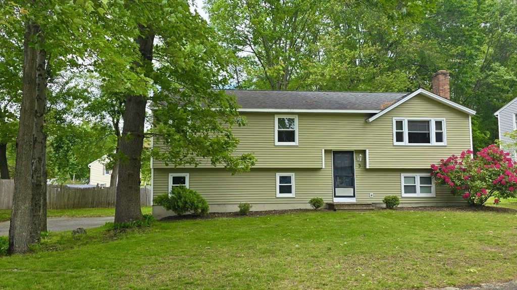 3 bed, 2 bath apartment for rent at 3 Concord Rd, Shrewsbury — photo 2 of 24
