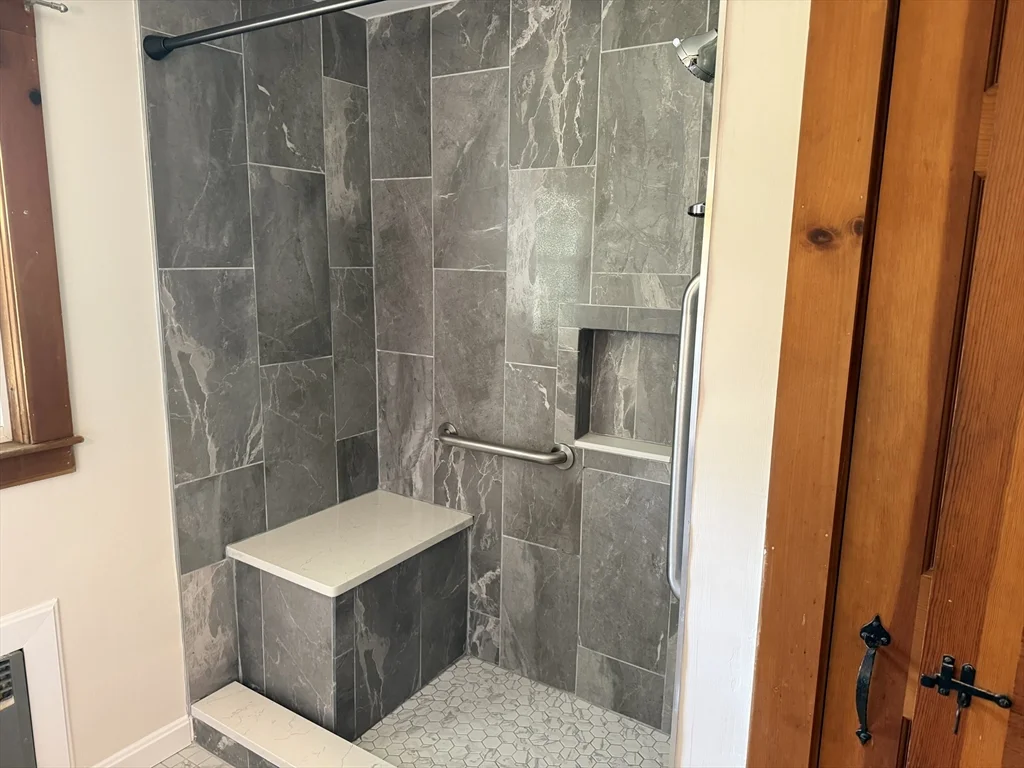 3 bed, 2 bath apartment for rent at 3 Crescent St Unit 3, West Bridgewater — photo 19 of 31