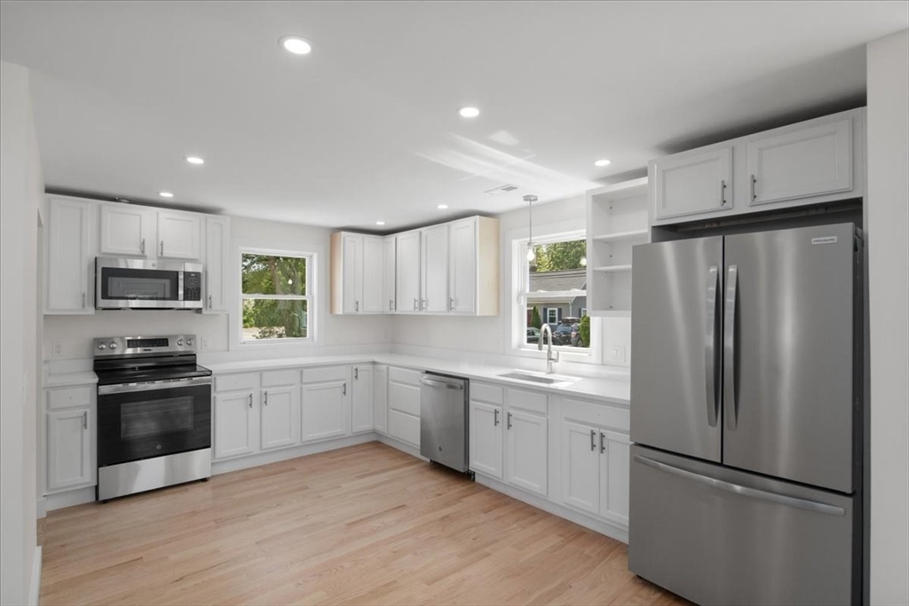 3 bed, 1 bath apartment for rent at 3 Cummings Cir, Randolph — photo 3 of 39