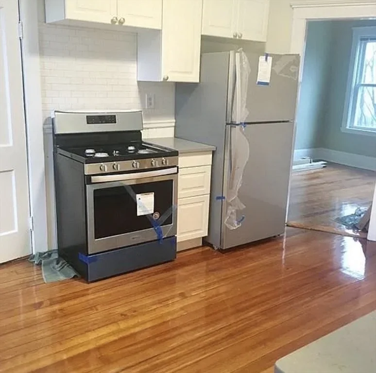 3 bed, 1 bath apartment for rent at 3 Dana Ave Unit 2, Hyde Park — photo 2 of 10