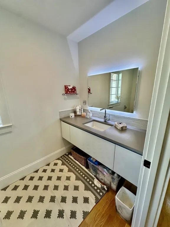4 bed, 2 bath apartment for rent at 3 Day Circle, Woburn — photo 30 of 42