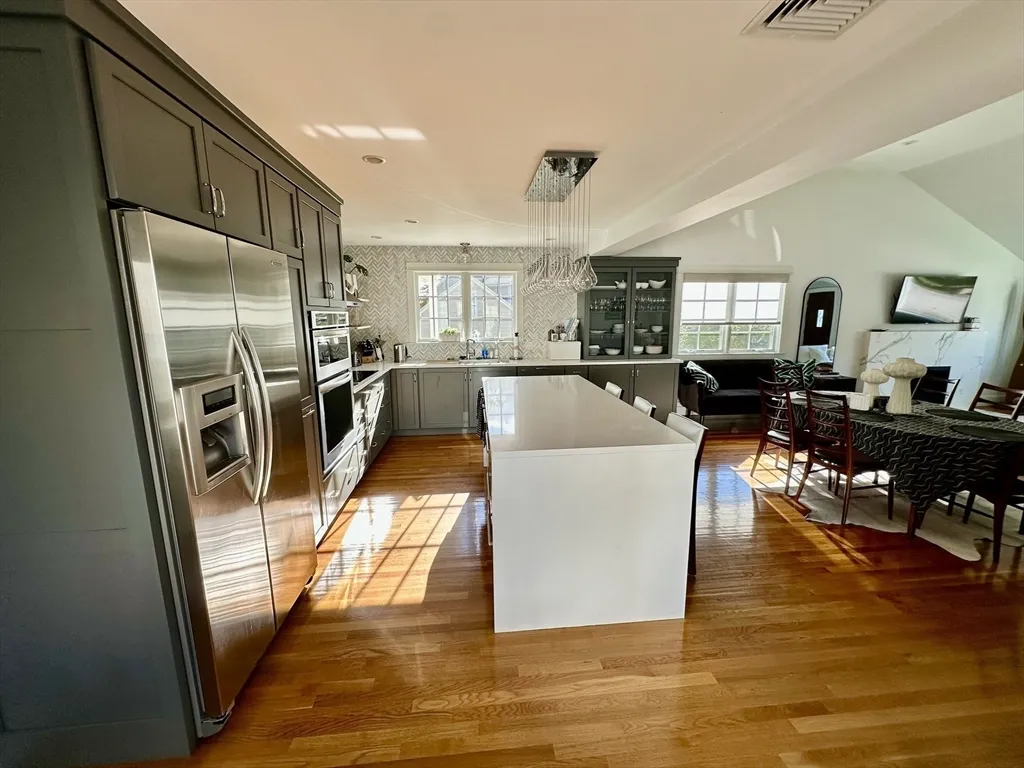 4 bed, 2 bath apartment for rent at 3 Day Circle, Woburn — photo 6 of 42