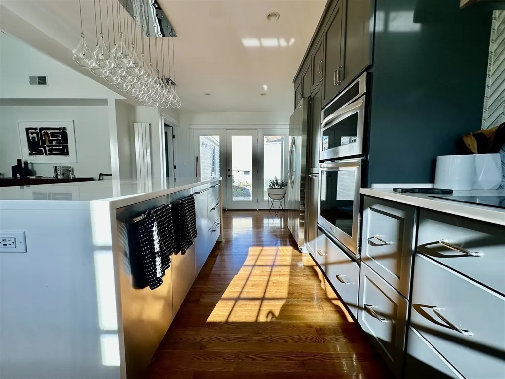 4 bed, 2 bath apartment for rent at 3 Day Circle, Woburn — photo 9 of 42