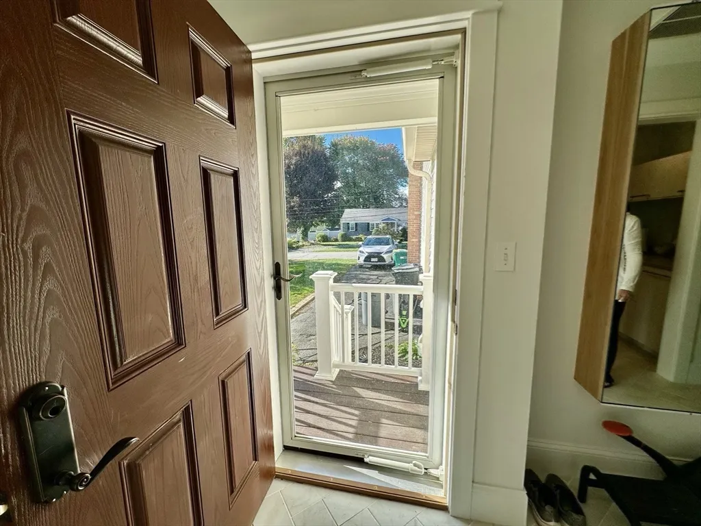 4 bed, 2 bath apartment for rent at 3 Day Circle, Woburn — photo 31 of 42