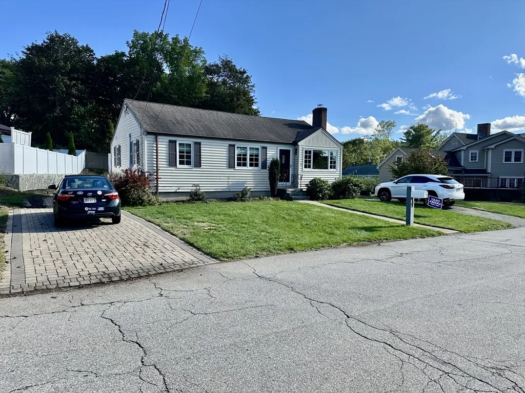 4 bed, 2 bath apartment for rent at 3 Day Circle, Woburn — photo 41 of 42