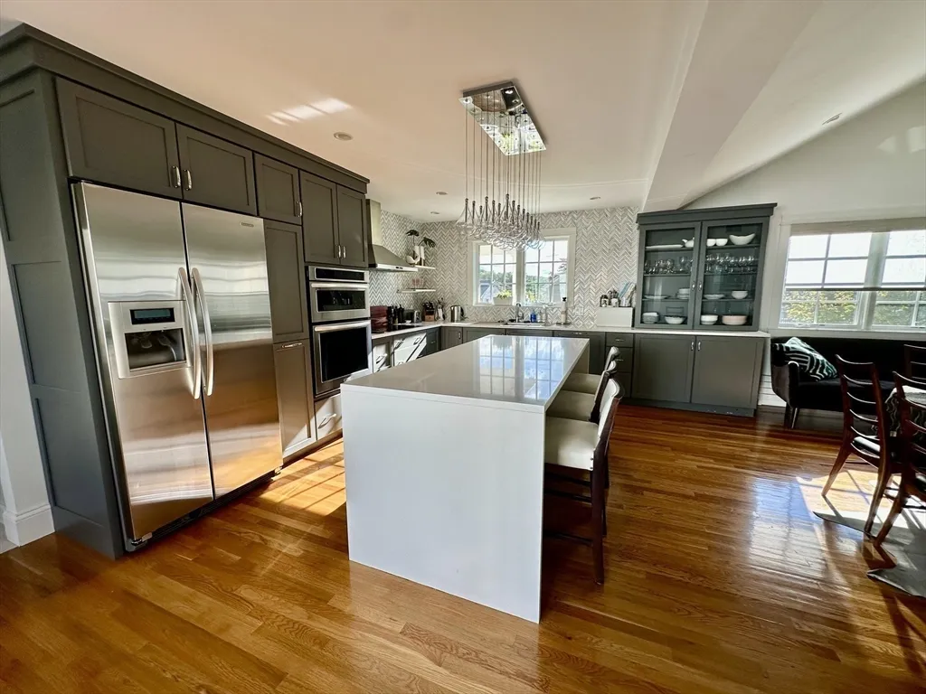 4 bed, 2 bath apartment for rent at 3 Day Circle, Woburn — photo 7 of 42
