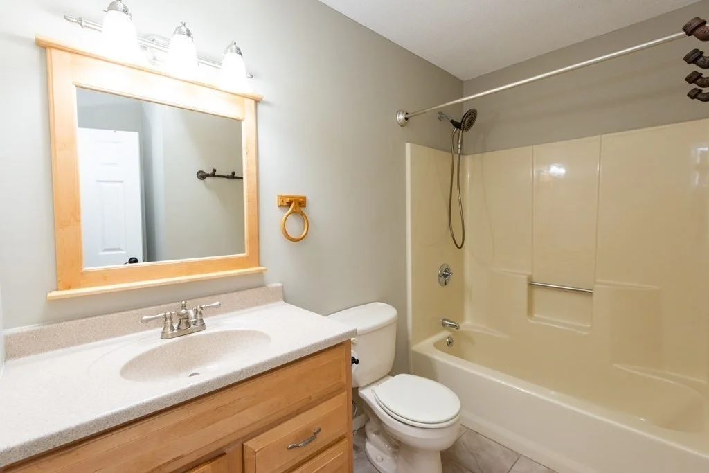 2 bed, 1 bath apartment for rent at 3 Dewey Dr Unit 3C, Salem — photo 26 of 34