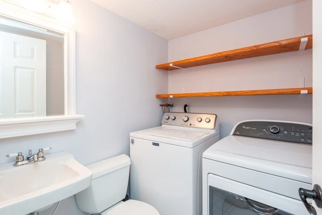 2 bed, 1 bath apartment for rent at 3 Dewey Dr Unit 3C, Salem — photo 18 of 34