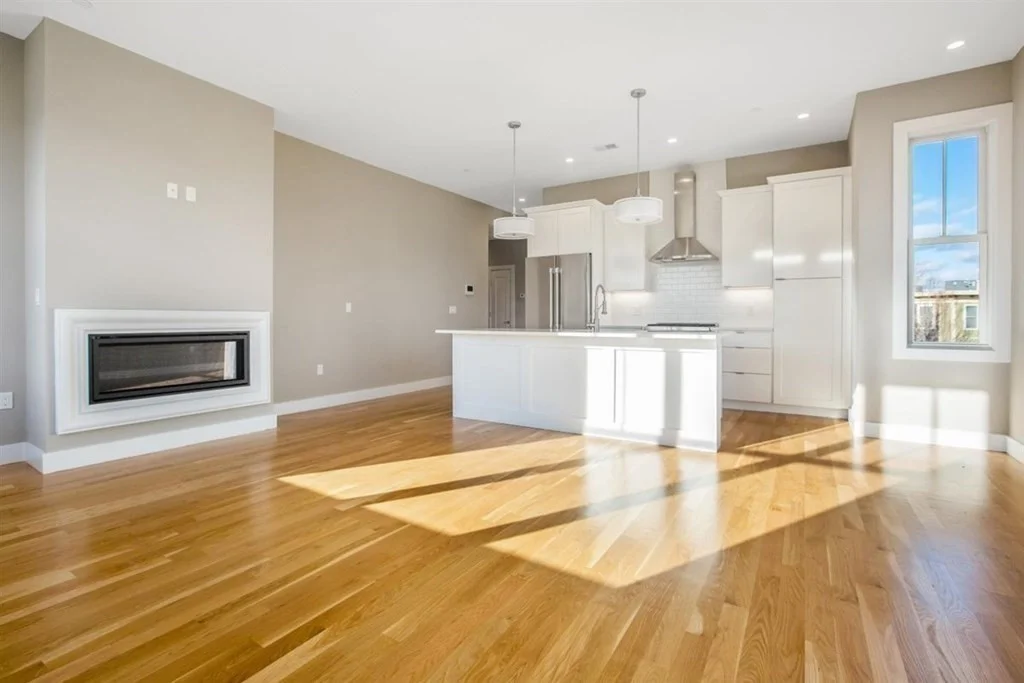 2 bed, 2 bath apartment for rent at 3 Dorset St Unit 1, Dorchester — photo 2 of 17