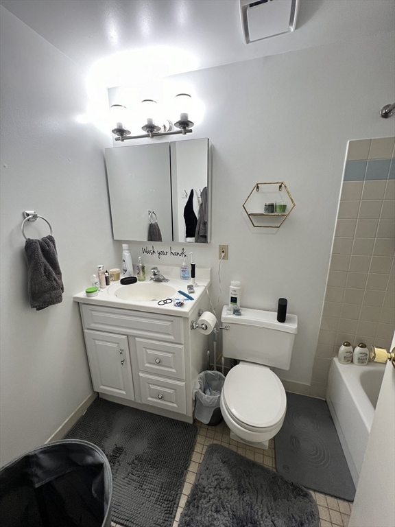 1 bed, 1 bath apartment for rent at 3 Douglass Park Unit 213, South End — photo 5 of 5