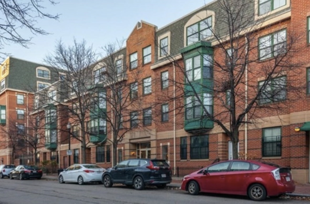 Studio bed apartment for rent at 3 Douglass Park Unit Garage, Boston — photo 2 of 2