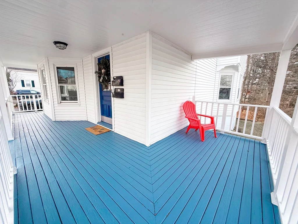 3 bed, 2 bath apartment for rent at 3 Elm St Unit 1, Natick — photo 2 of 16