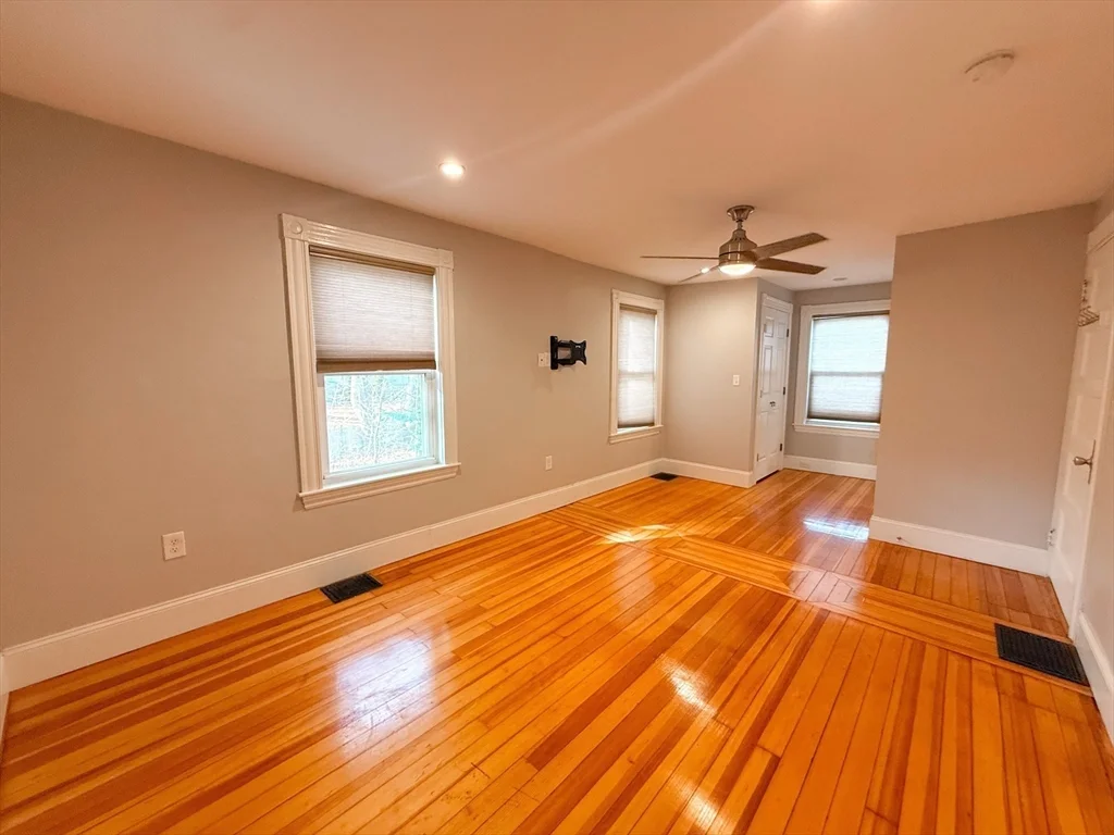 3 bed, 2 bath apartment for rent at 3 Elm St Unit 1, Natick — photo 8 of 16