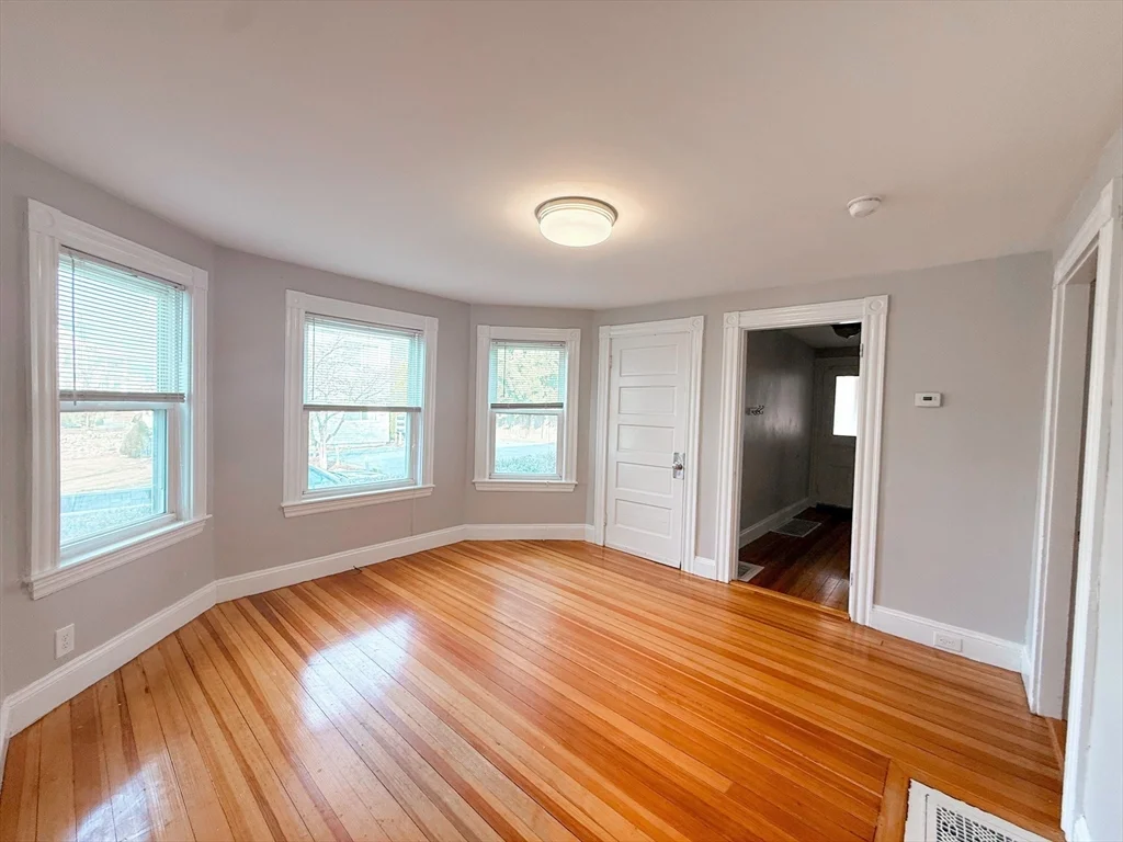 3 bed, 2 bath apartment for rent at 3 Elm St Unit 1, Natick — photo 9 of 16