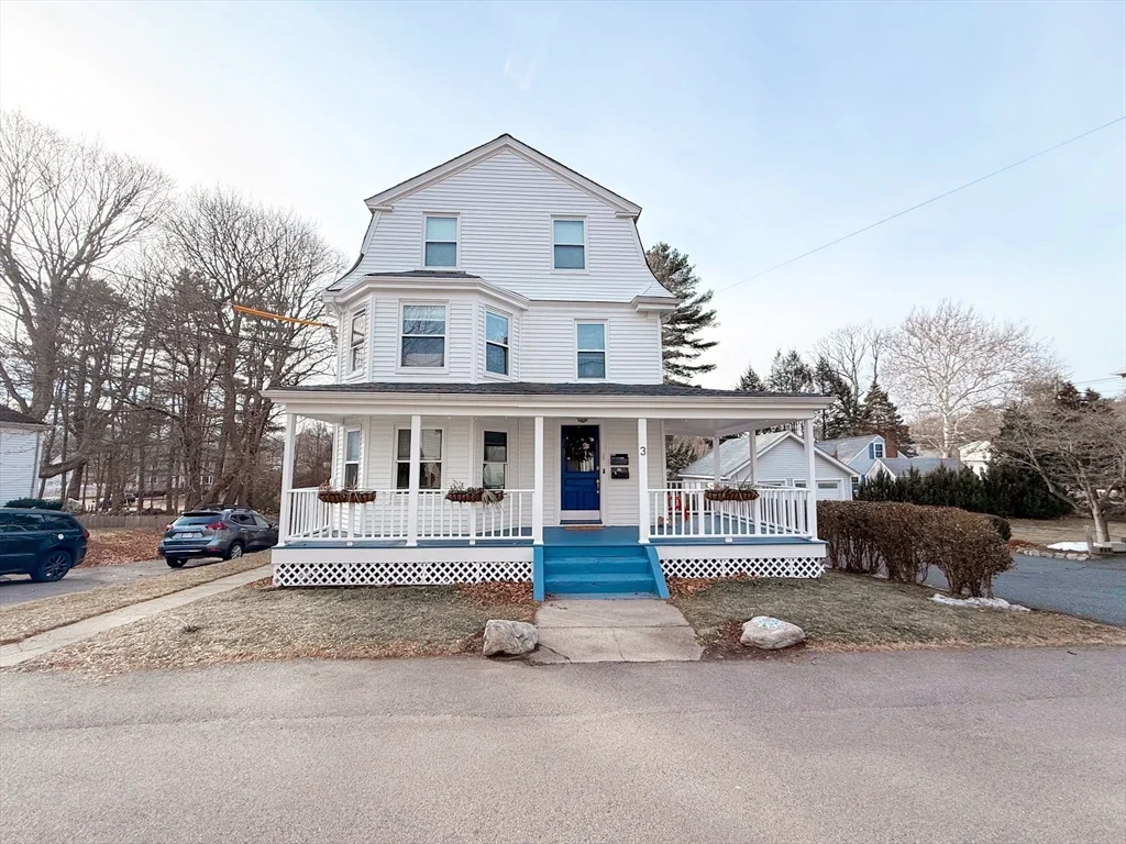 3 bed, 2 bath apartment for rent at 3 Elm St Unit 1, Natick — photo 1 of 16