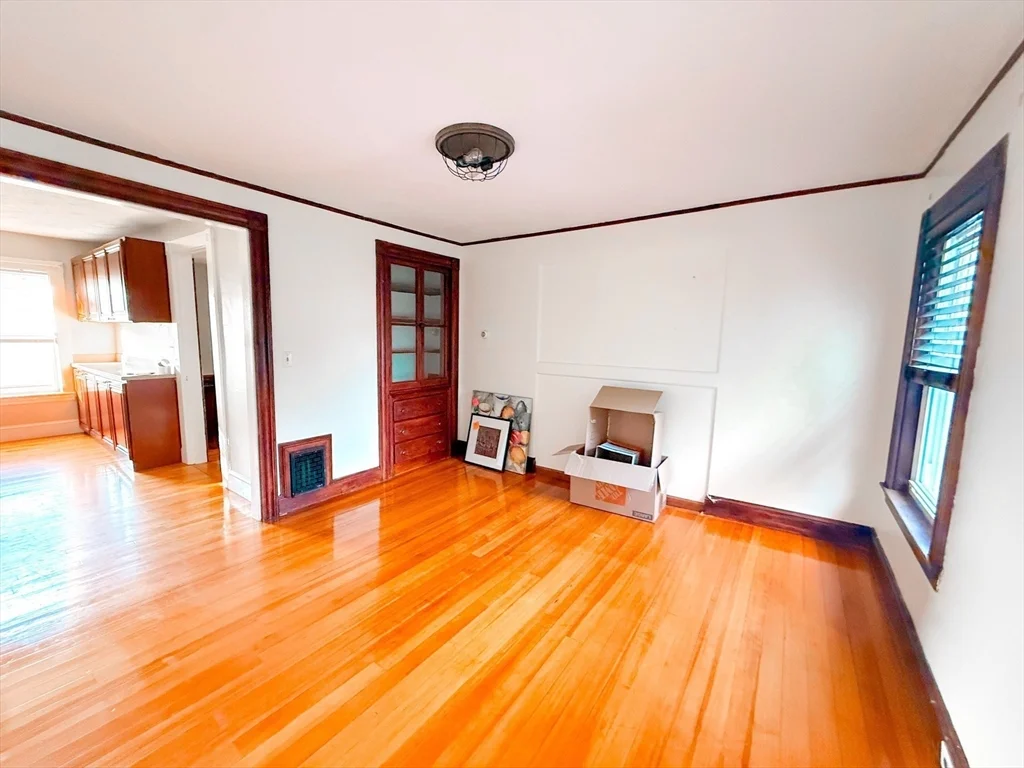 3 bed, 2 bath apartment for rent at 3 Elm St Unit 2, Natick — photo 4 of 16