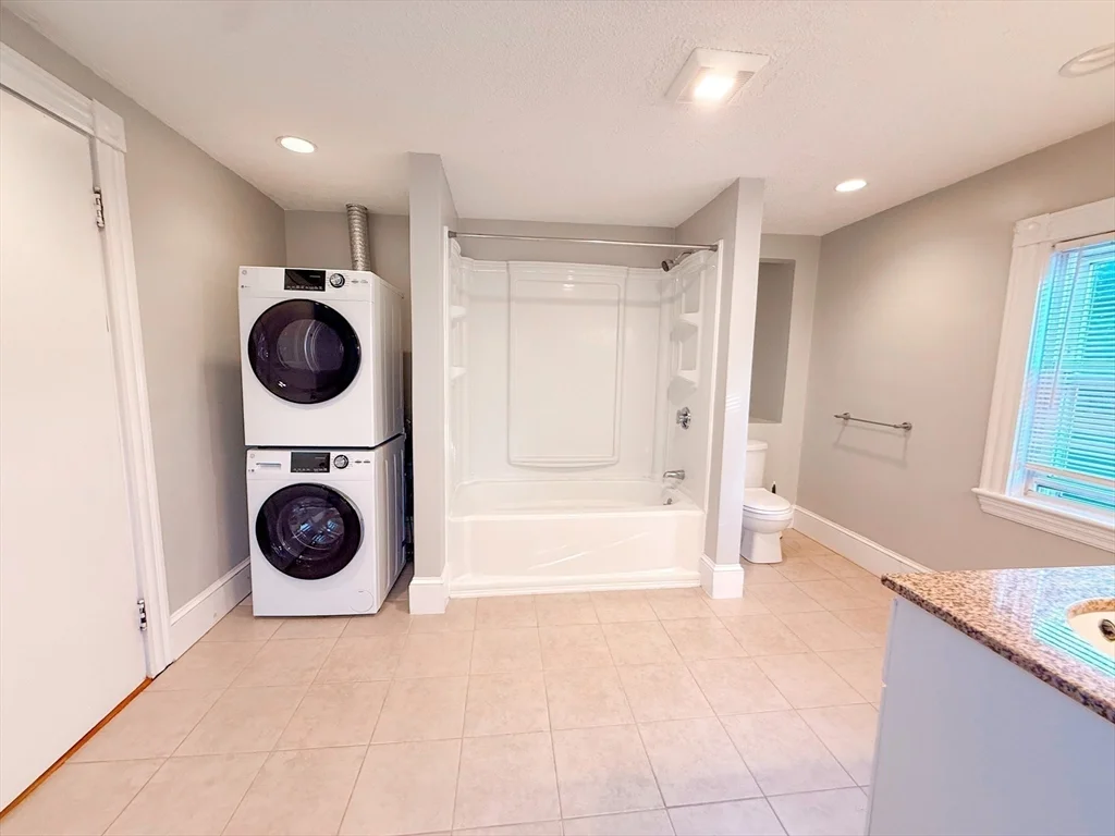 3 bed, 2 bath apartment for rent at 3 Elm St Unit 2, Natick — photo 12 of 16