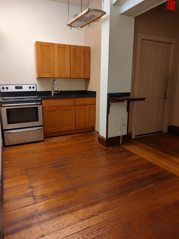 Studio bed, 1 bath apartment for rent at 3 Elm Unit left, Framingham — photo 6 of 8