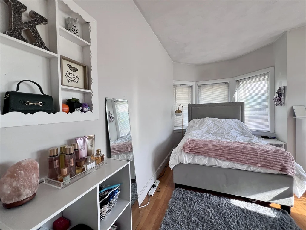2 bed, 1 bath apartment for rent at 3 Englewood Ave Unit 16, Brookline — photo 6 of 12