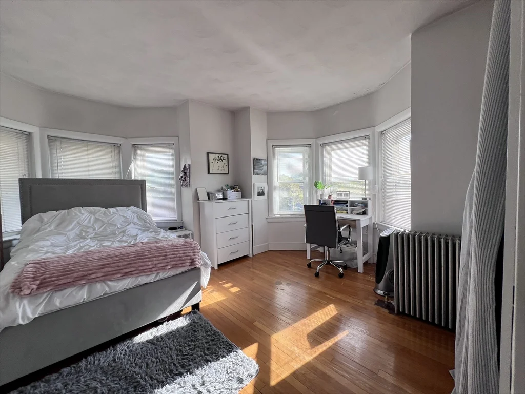 2 bed, 1 bath apartment for rent at 3 Englewood Ave Unit 16, Brookline — photo 5 of 12