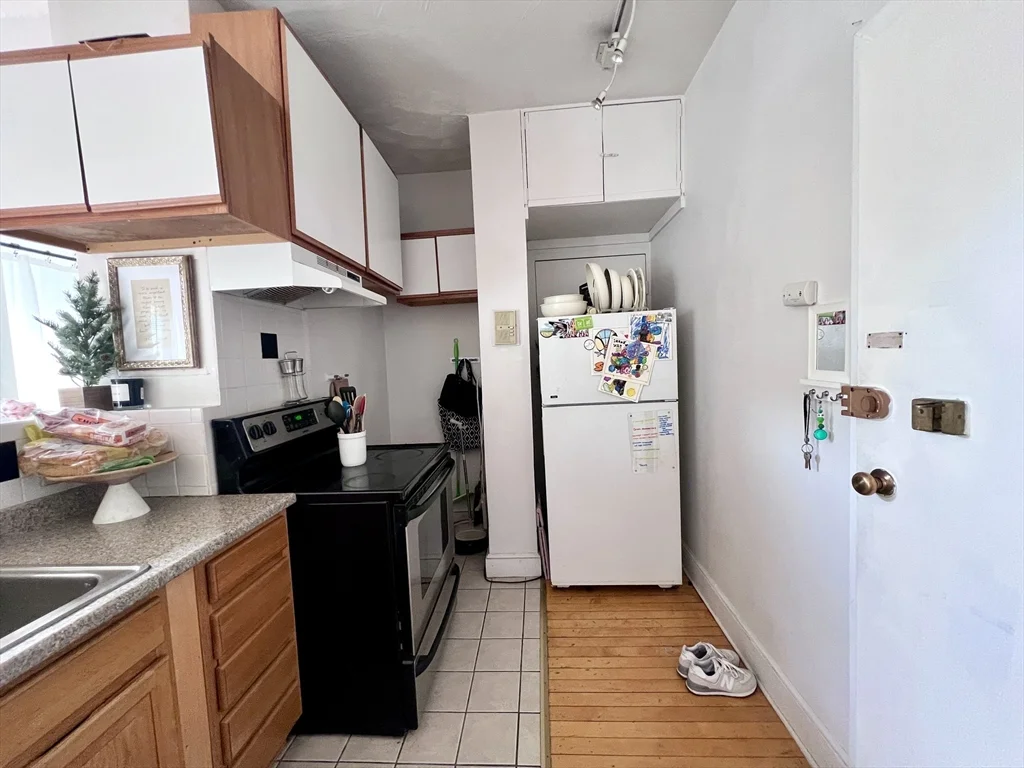 2 bed, 1 bath apartment for rent at 3 Englewood Ave Unit 16, Brookline — photo 10 of 12