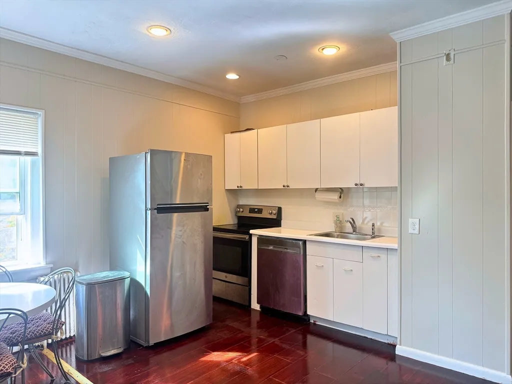 2 bed, 1 bath apartment for rent at 3 Englewood Ave Unit 6, Columbus Park — photo 5 of 14