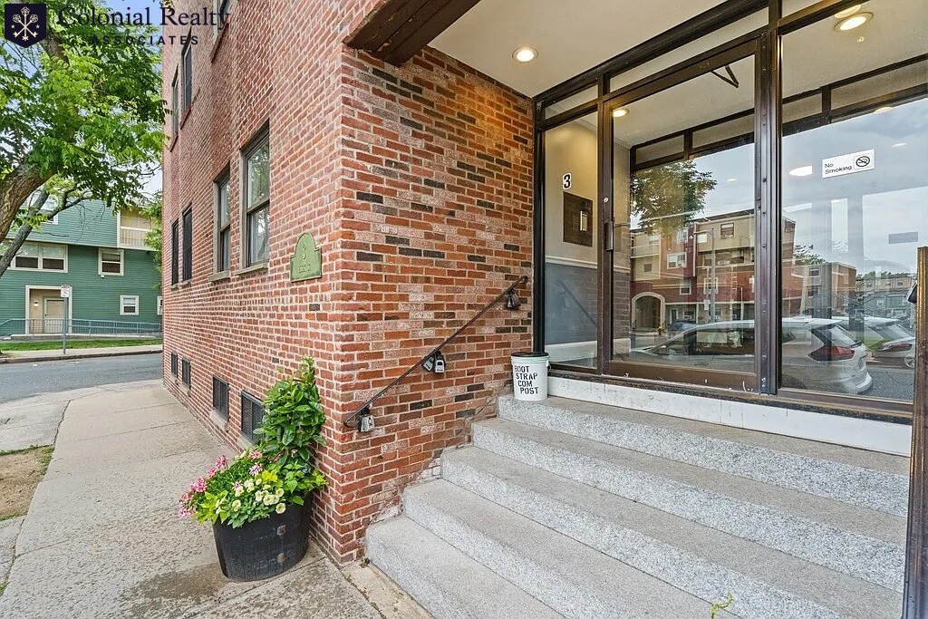 2 bed, 1 bath apartment for rent at 3 Essex St Unit B-2, Charlestown — photo 11 of 12