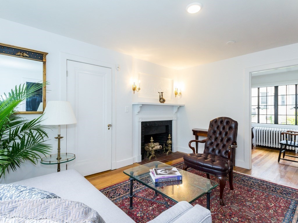 2 bed, 1 bath apartment for rent at 3 Everett St Unit 2, Baldwin — photo 2 of 10
