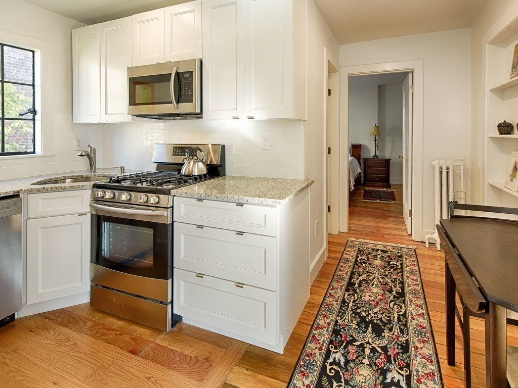 2 bed, 1 bath apartment for rent at 3 Everett St Unit 2, Baldwin — photo 6 of 10