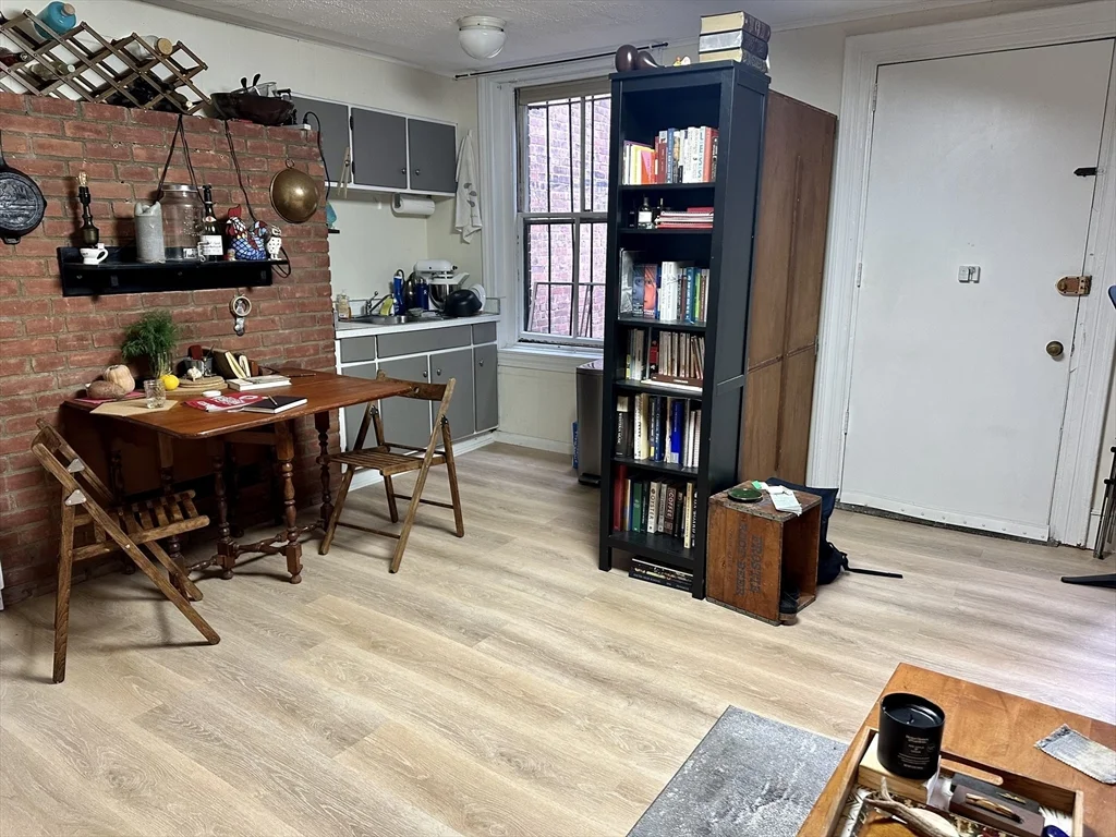 Studio bed, 1 bath apartment for rent at 3 Fairfield St Unit 2, Back Bay — photo 6 of 12