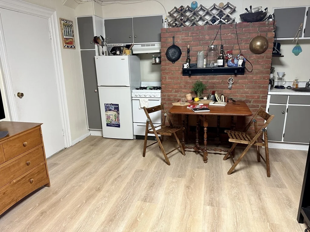 Studio bed, 1 bath apartment for rent at 3 Fairfield St Unit 2, Back Bay — photo 8 of 12