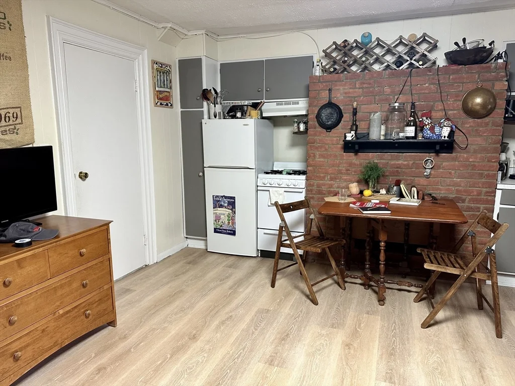Studio bed, 1 bath apartment for rent at 3 Fairfield St Unit 2, Back Bay — photo 9 of 12