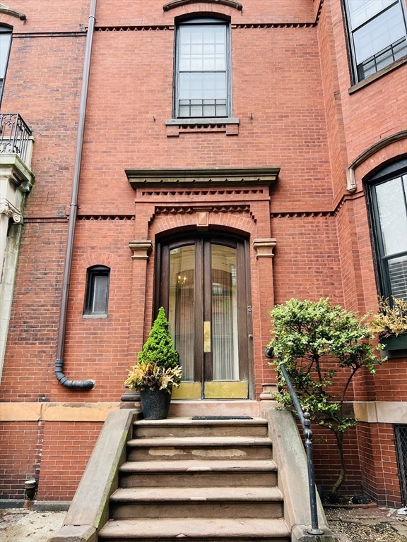 2 bed, 1 bath apartment for rent at 3 Fairfield St Unit 6-7, Back Bay