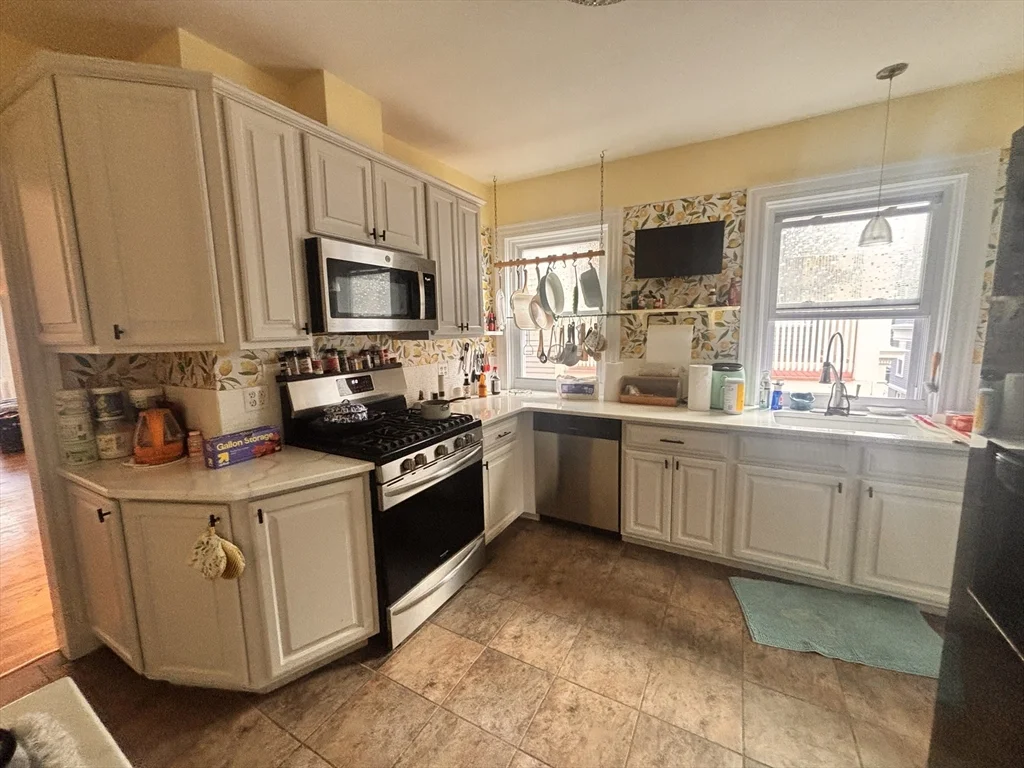 4 bed, 2 bath apartment for rent at 3 Fayette St Unit 2, Harvard Square