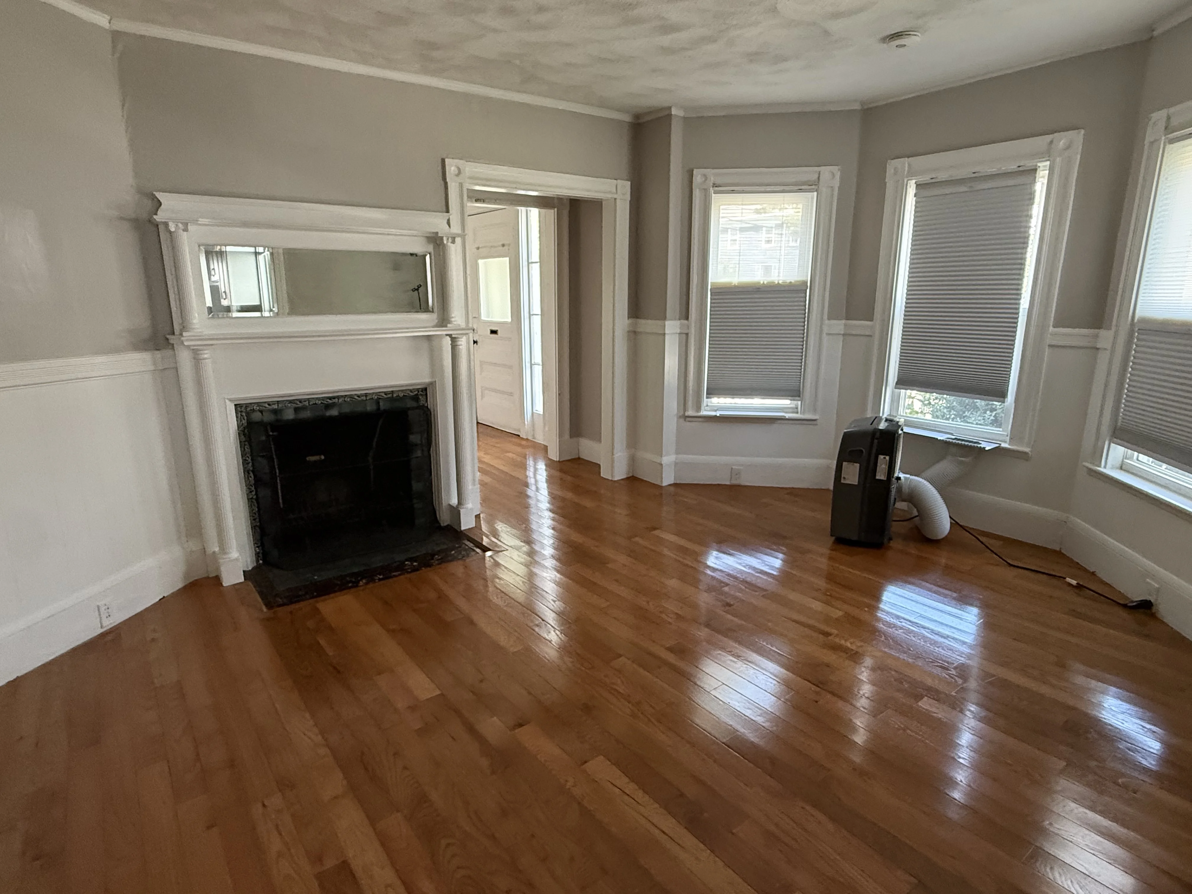 3 bed, 1 bath apartment for rent at 3 Fifield St Unit 3, Watertown — photo 3 of 13