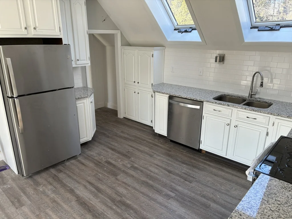 3 bed, 2 bath apartment for rent at 3 Florida Ave Unit 2, Worcester — photo 5 of 21