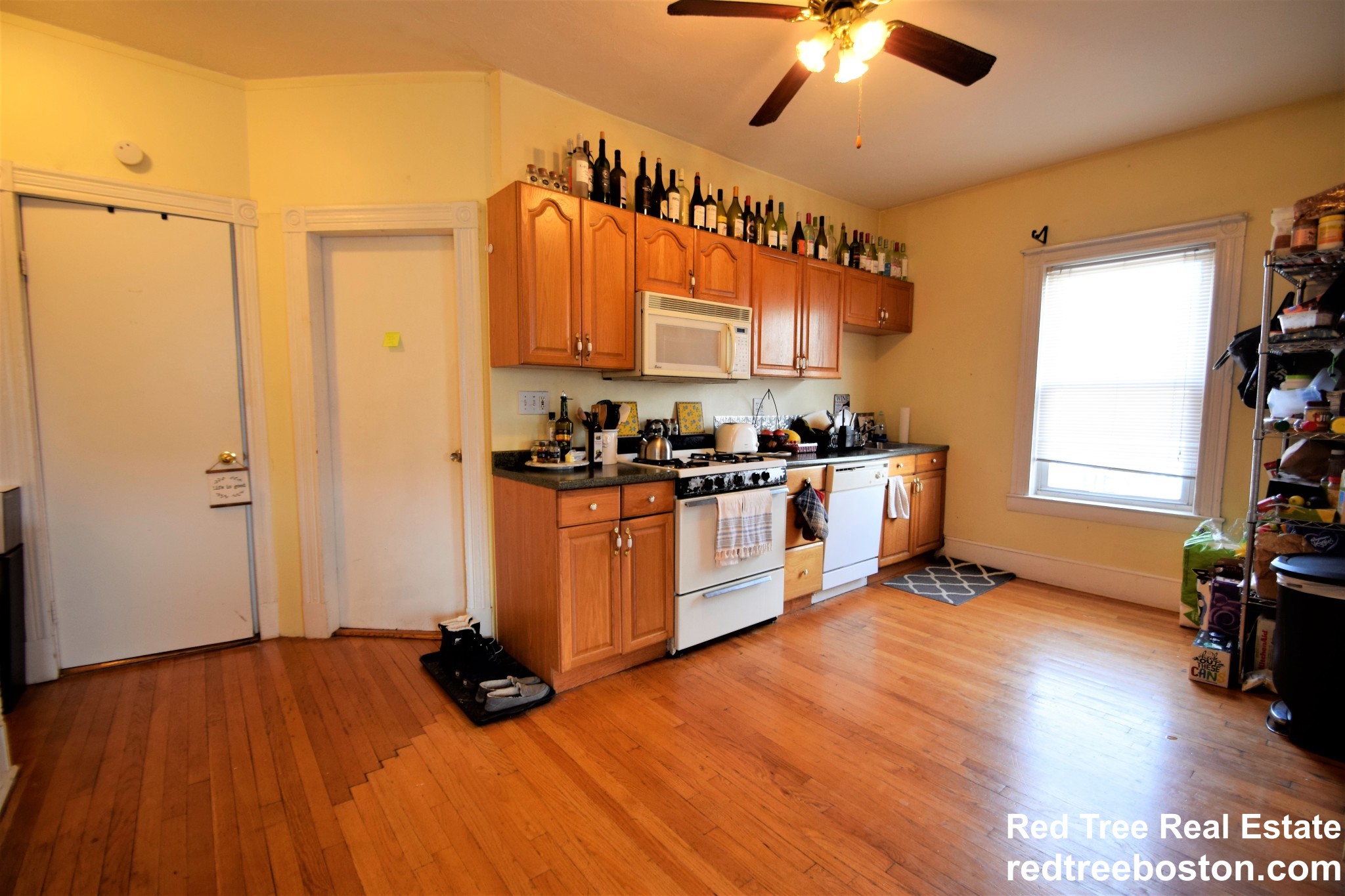3 bed, 1 bath apartment for rent at 3 Foster St Unit 2R, Brighton — photo 6 of 17