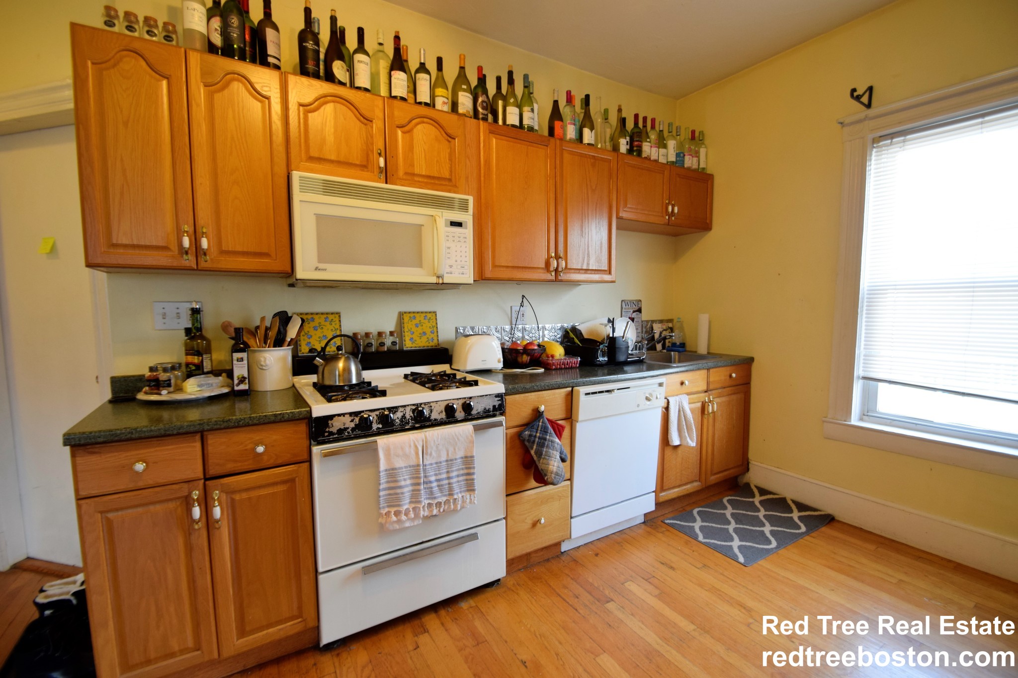 3 bed, 1 bath apartment for rent at 3 Foster St Unit 2R, Brighton — photo 8 of 17