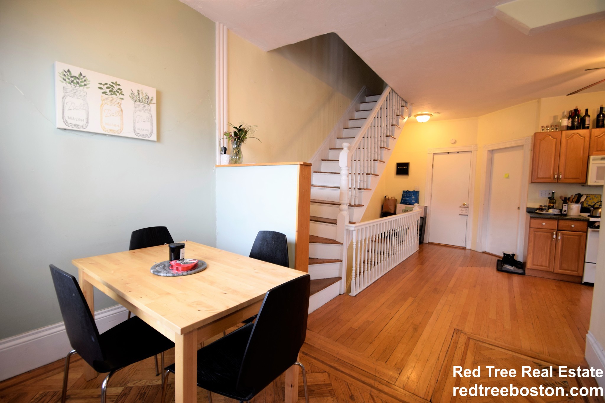 3 bed, 1 bath apartment for rent at 3 Foster St Unit 2R, Brighton — photo 3 of 17