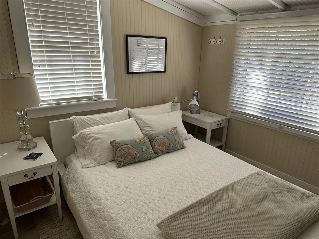 3 bed, 1 bath apartment for rent at 3 Foxglove Dr, Manomet — photo 15 of 36