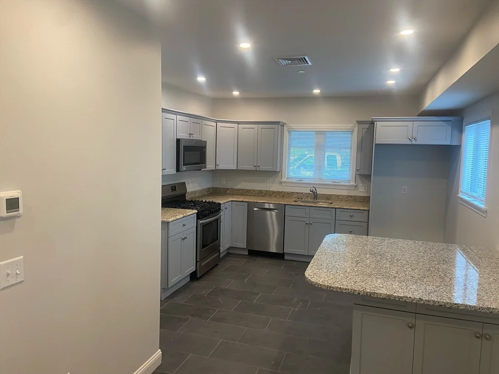 3 bed, 1 bath apartment for rent at 3 Friend Ct Unit 1, East Gloucester