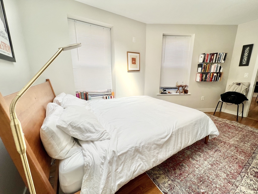 2 bed, 1 bath apartment for rent at 3 Garden Ct Unit 4, North End — photo 6 of 10