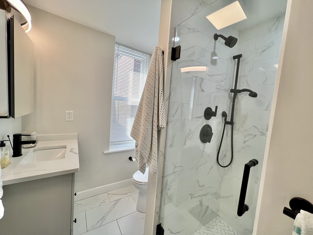 2 bed, 1 bath apartment for rent at 3 Garden Ct Unit 4, North End — photo 9 of 10