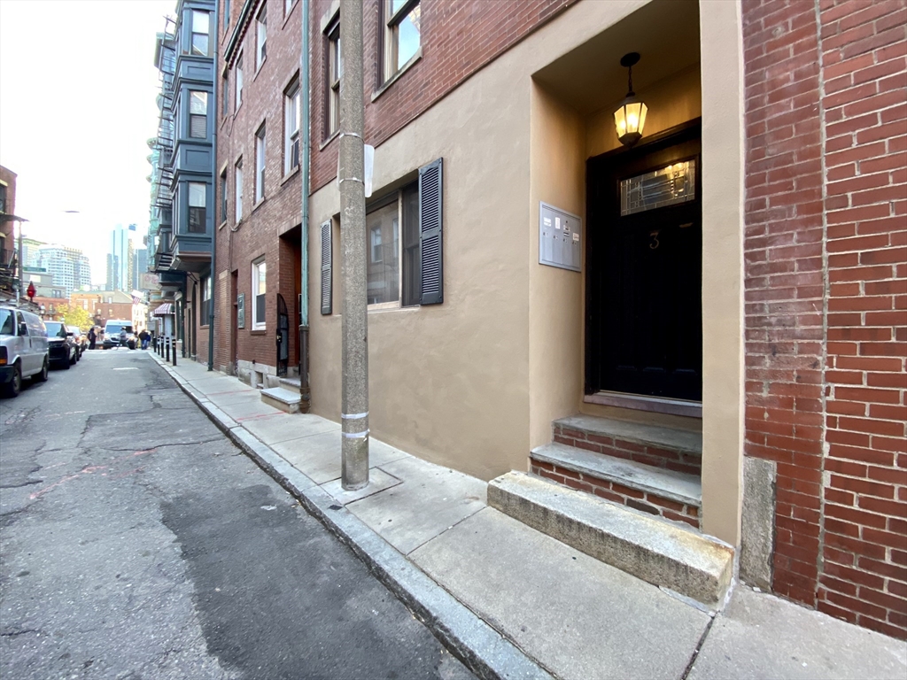 2 bed, 1 bath apartment for rent at 3 Garden Ct Unit 4, North End — photo 10 of 10