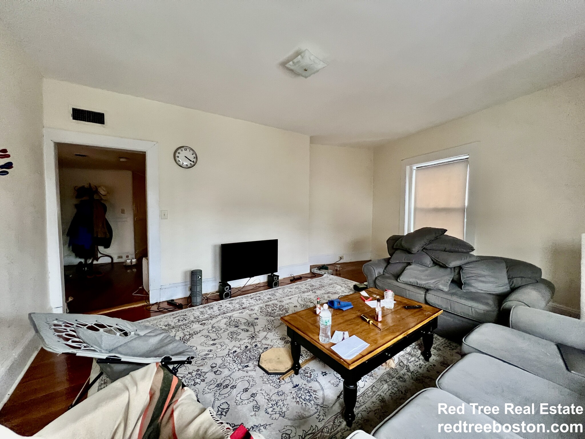 4 bed, 2 bath apartment for rent at 3 Glen Rd Unit 1, Jamaica Plain — photo 2 of 10