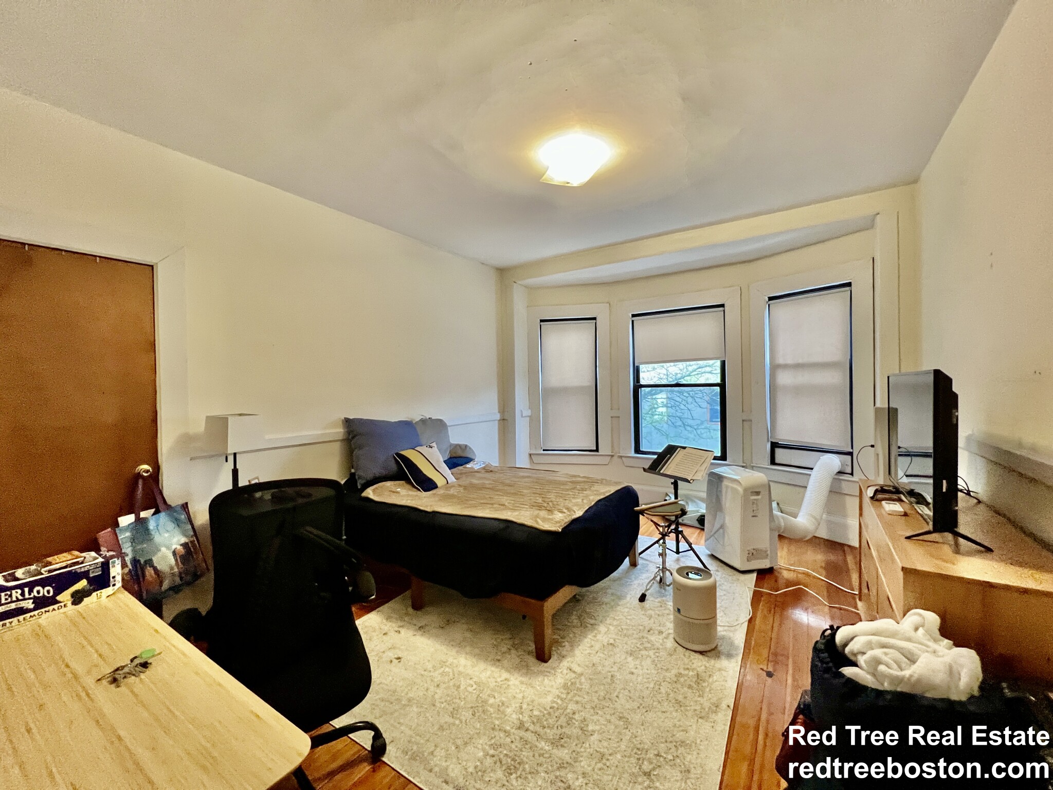 4 bed, 2 bath apartment for rent at 3 Glen Rd Unit 1, Jamaica Plain — photo 5 of 10